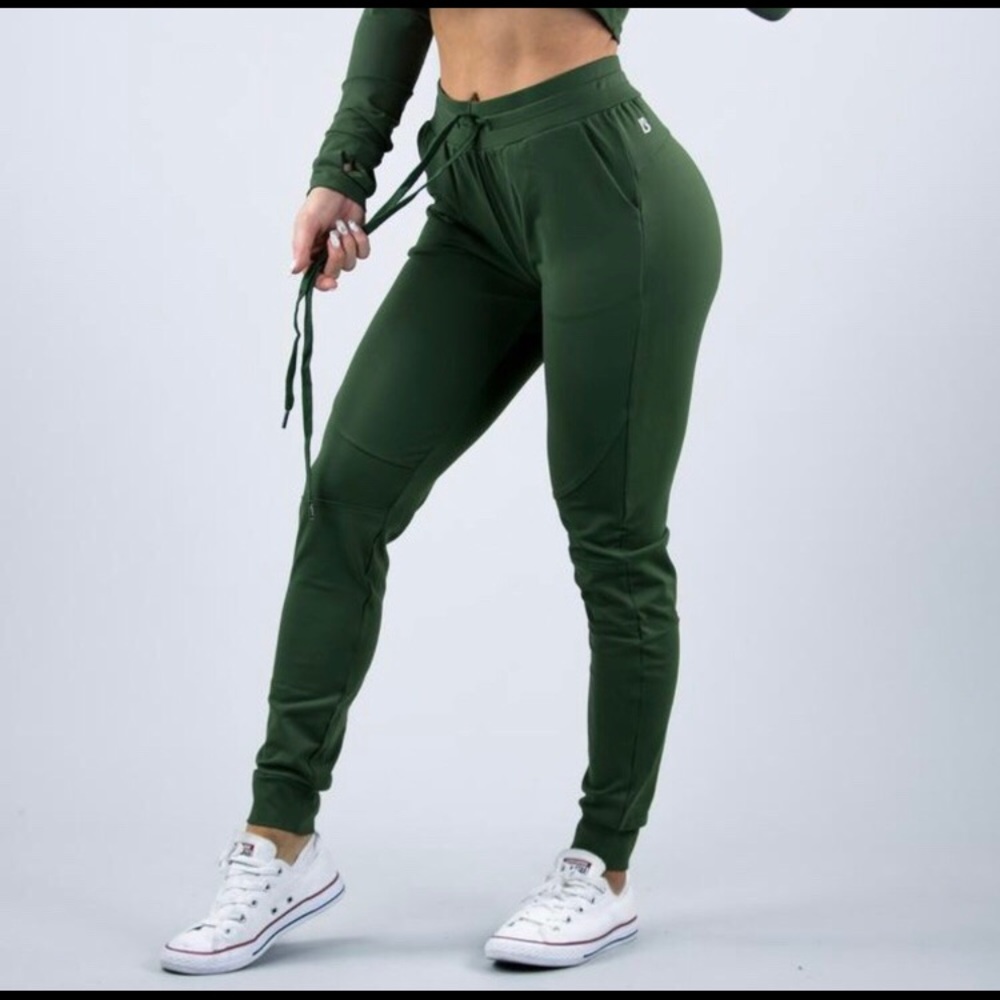 Buffbunny Joggers